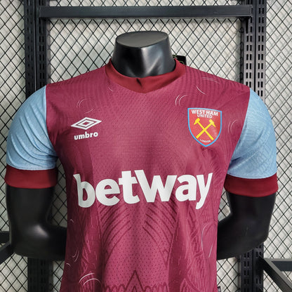 West Ham versione principale per 23/24 giocatori