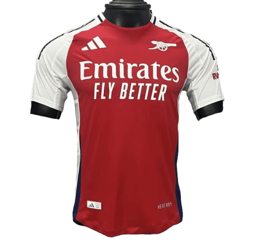 A játékos 24/25-es verziója arsenal home jersey