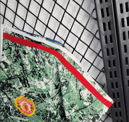 24/25 Kids Kit Manchester United F.C X Stone Roses Deilbhín Jersey.