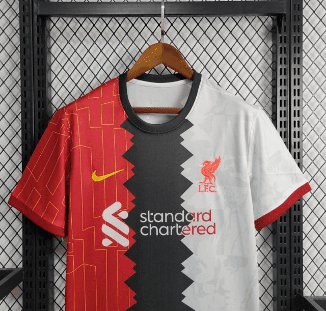 24/25 Liverpool Edición Especial