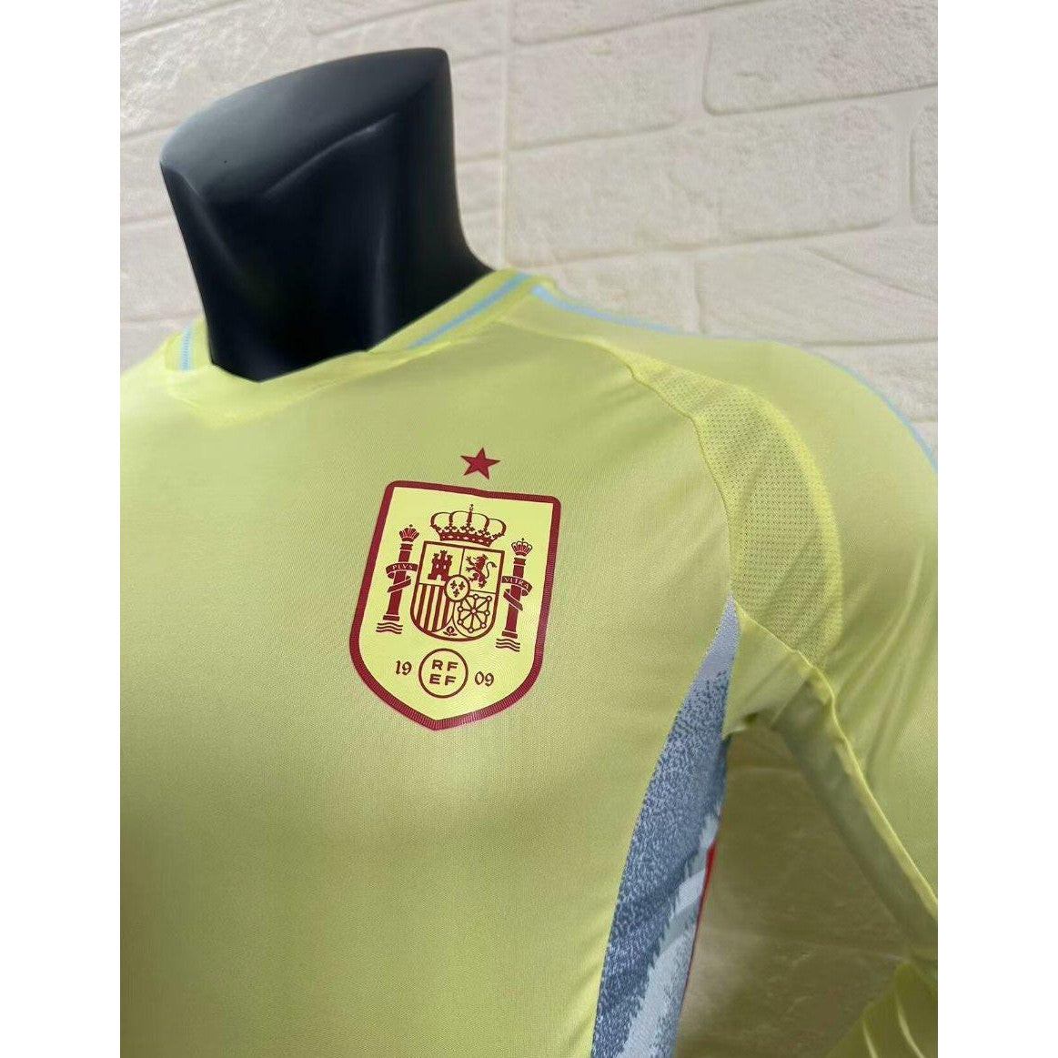 Player Version 2024 Spain Away Yellow Long Sleeve Jersey