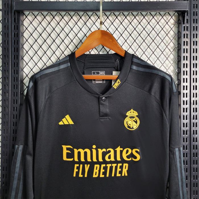 Real Madrid Tríú 23/24-Sleeve Fada