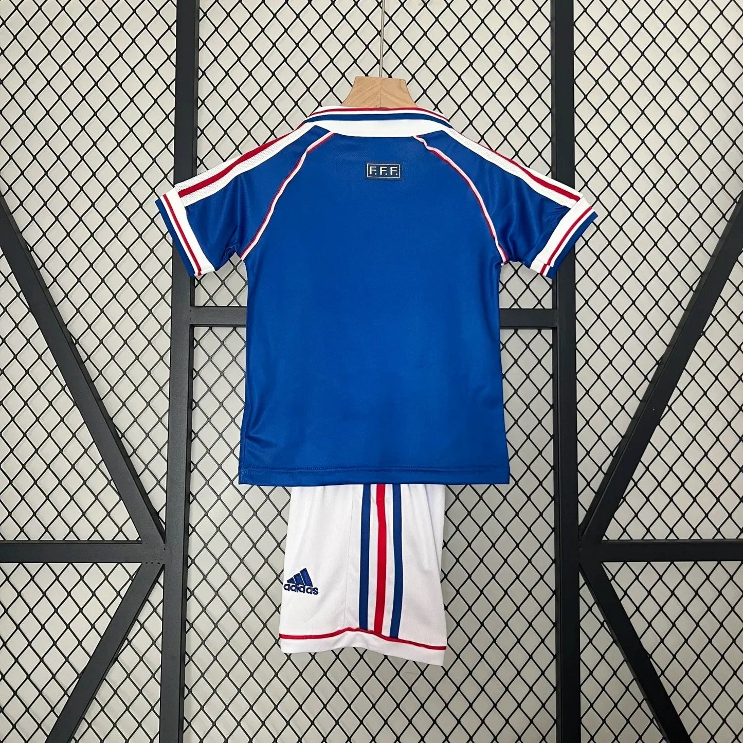 Kit per bambini-France Main 98/99