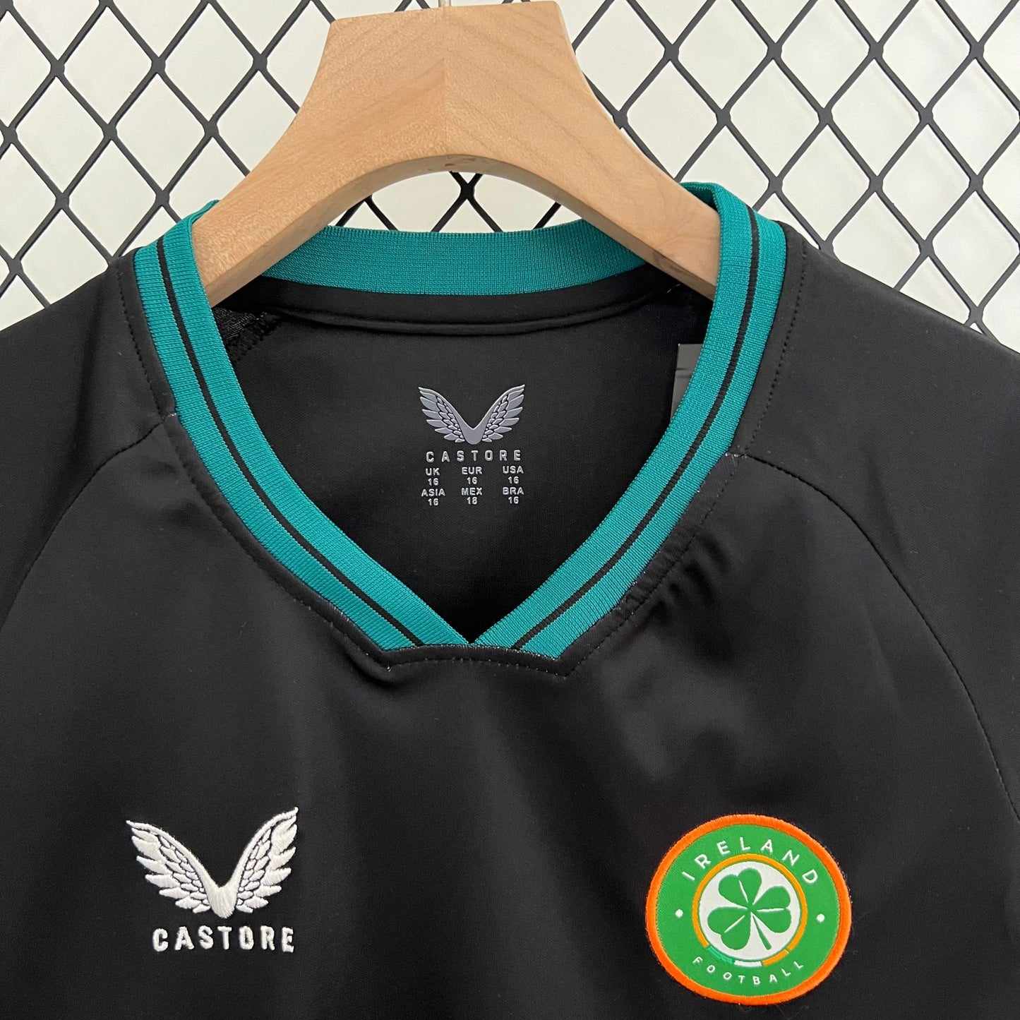 Kit Enfant-Irlande Third 23/24